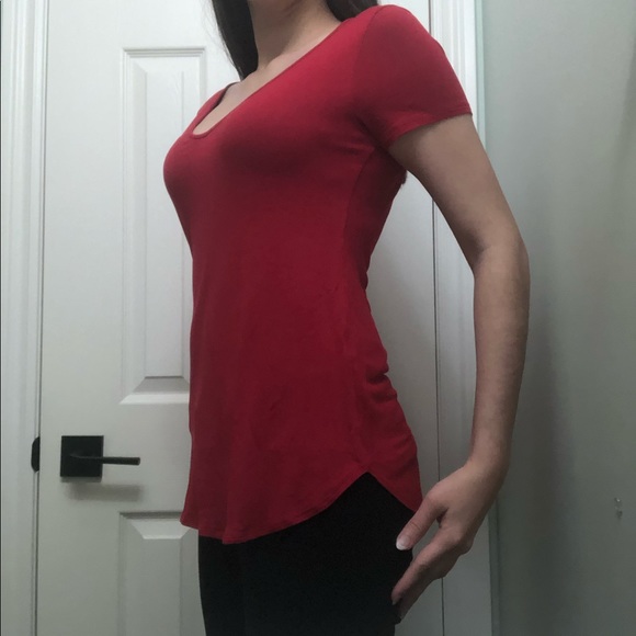 DYNAMITE | Red V Neck - Picture 4 of 4